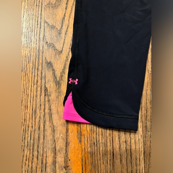 NWT Under Armour Capri Heat Gear Leggings - Picture 4 of 9